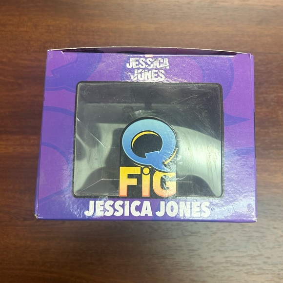 Jessica Jones Marvel Netflix Figurine Collectible Loot Crate Exclusive Q Fig - Picture 3 of 5